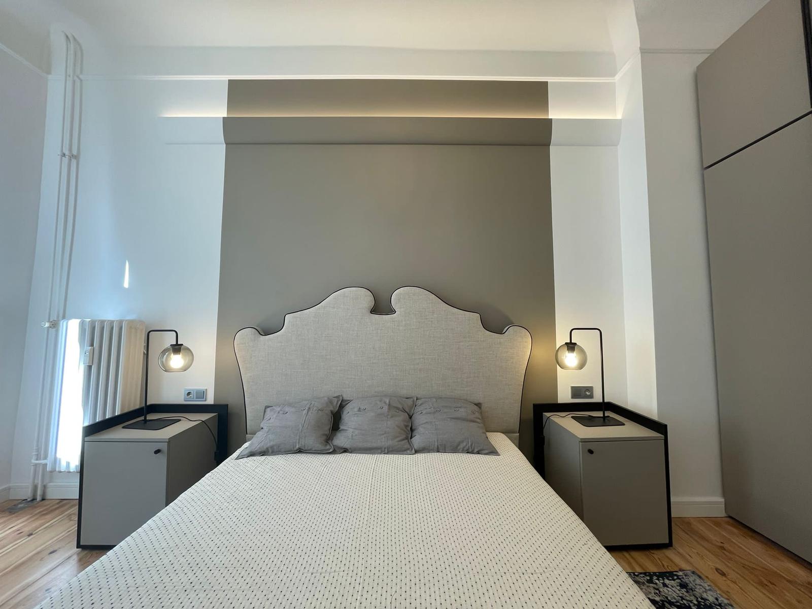 luxuriös sanierte 2 Zimmer-Wohnung in Tiergarten