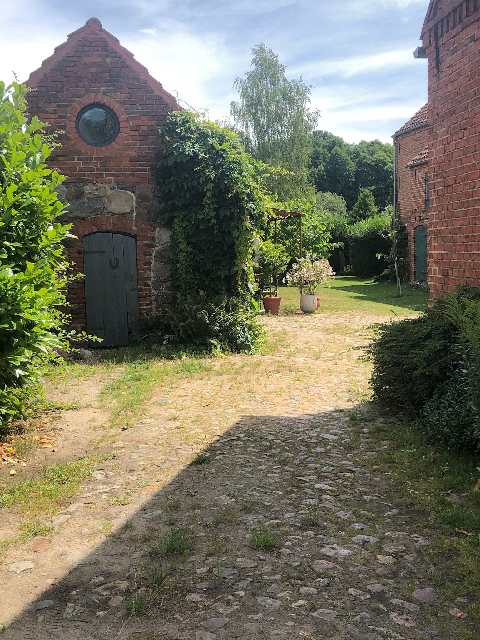Charmantes Bauernhaus mit Gästehaus und Scheune: Idyllisches Wohnen zwischen Berlin und Hamburg in der Prignitz