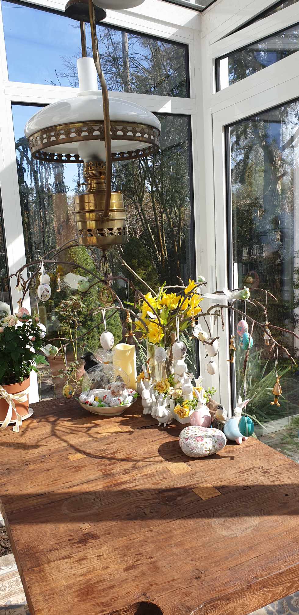Elegante Architektenvilla mit Gartenidylle und Wellnesskomfort