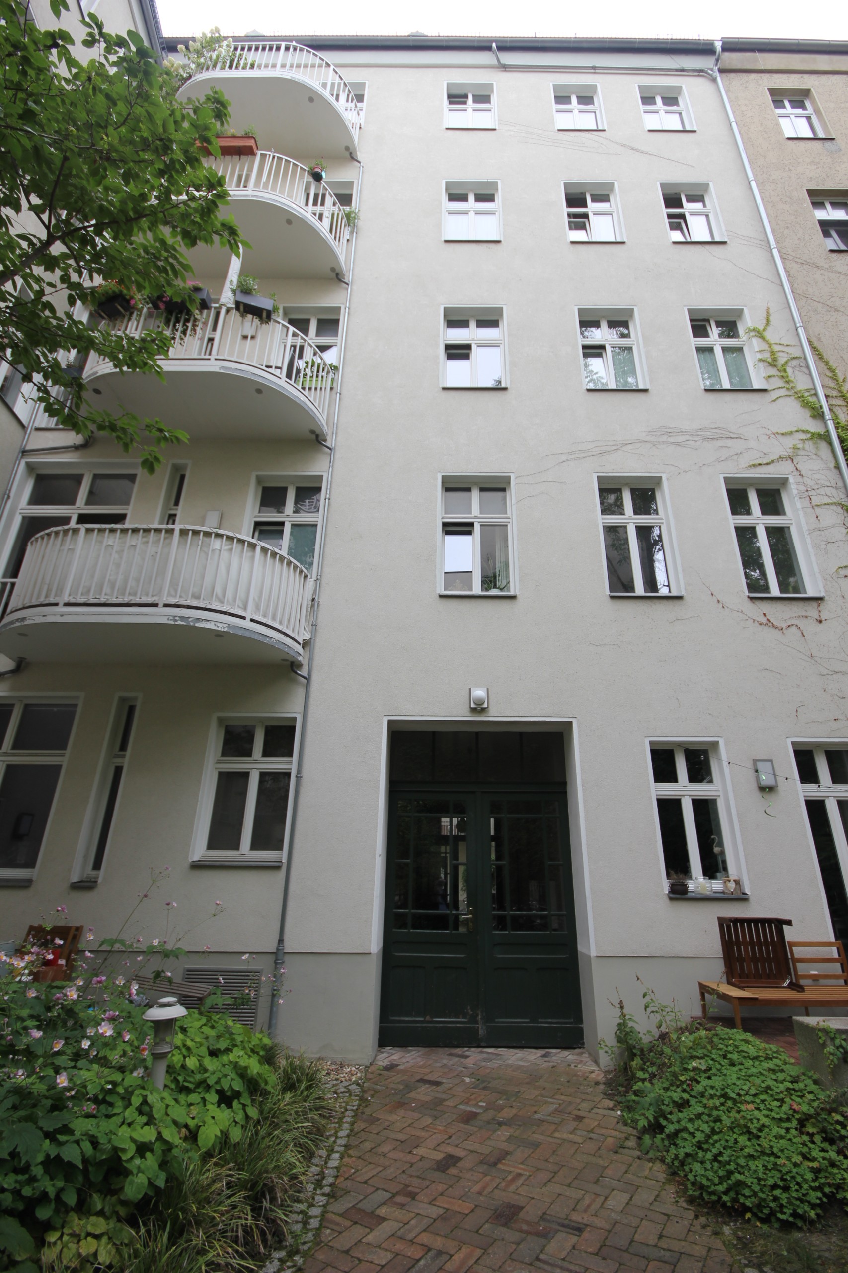 Teileigentum: Exklusive EG-Wohnung in begehrter Kiezlage