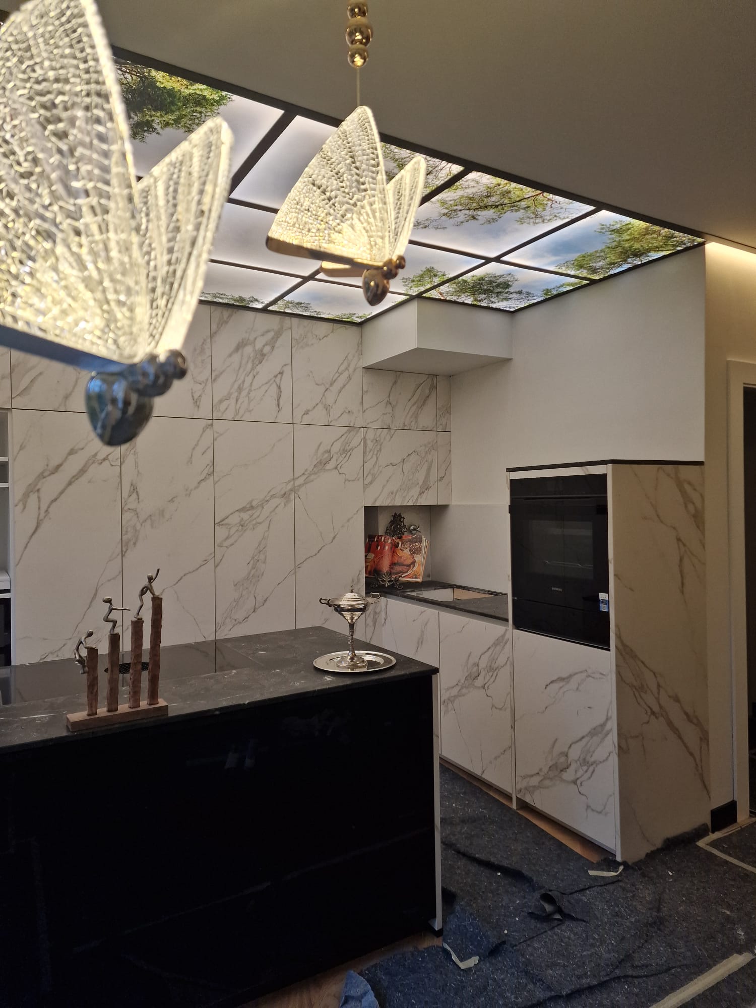 Luxus trifft Natur: Traumwohnung mit Balkon und Top-Ausstattung