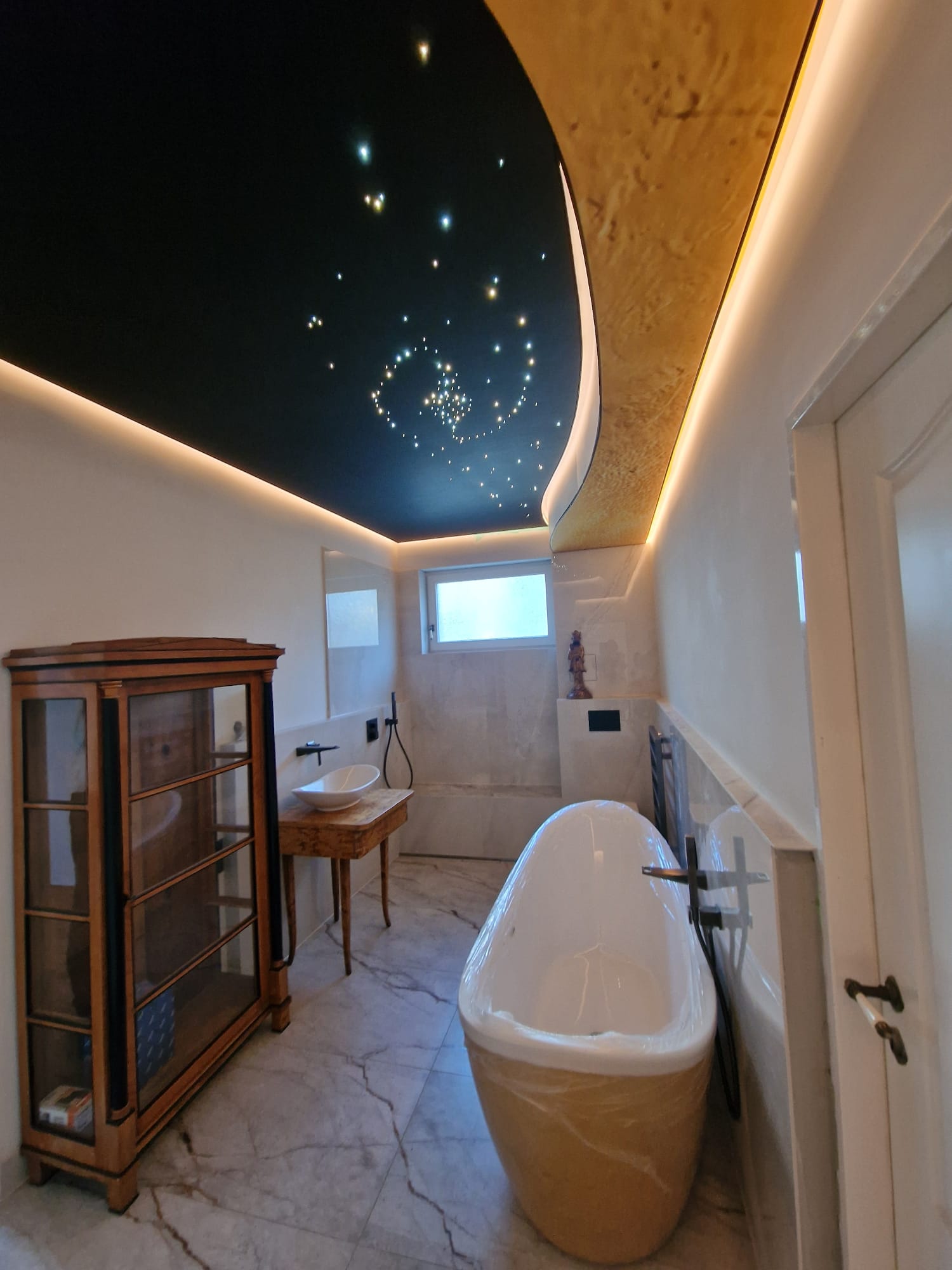 Luxus trifft Natur: Traumwohnung mit Balkon und Top-Ausstattung