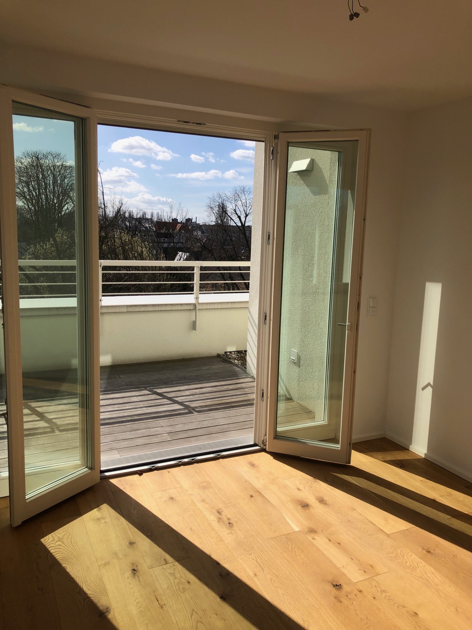 Ruhiges und lichtdurchflutetes Penthouse