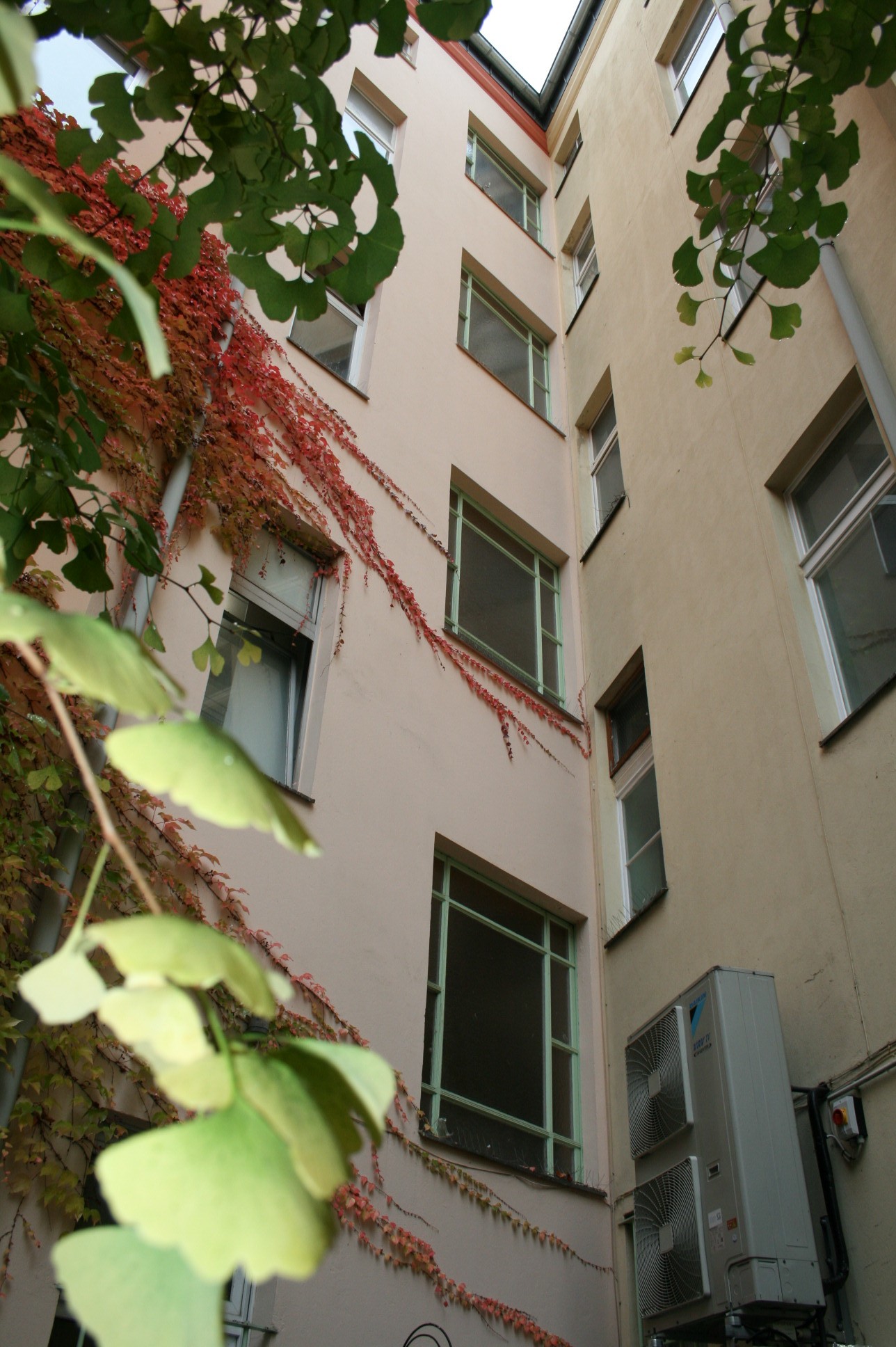 Wohn- & Geschäftshaus (Ärztehaus)