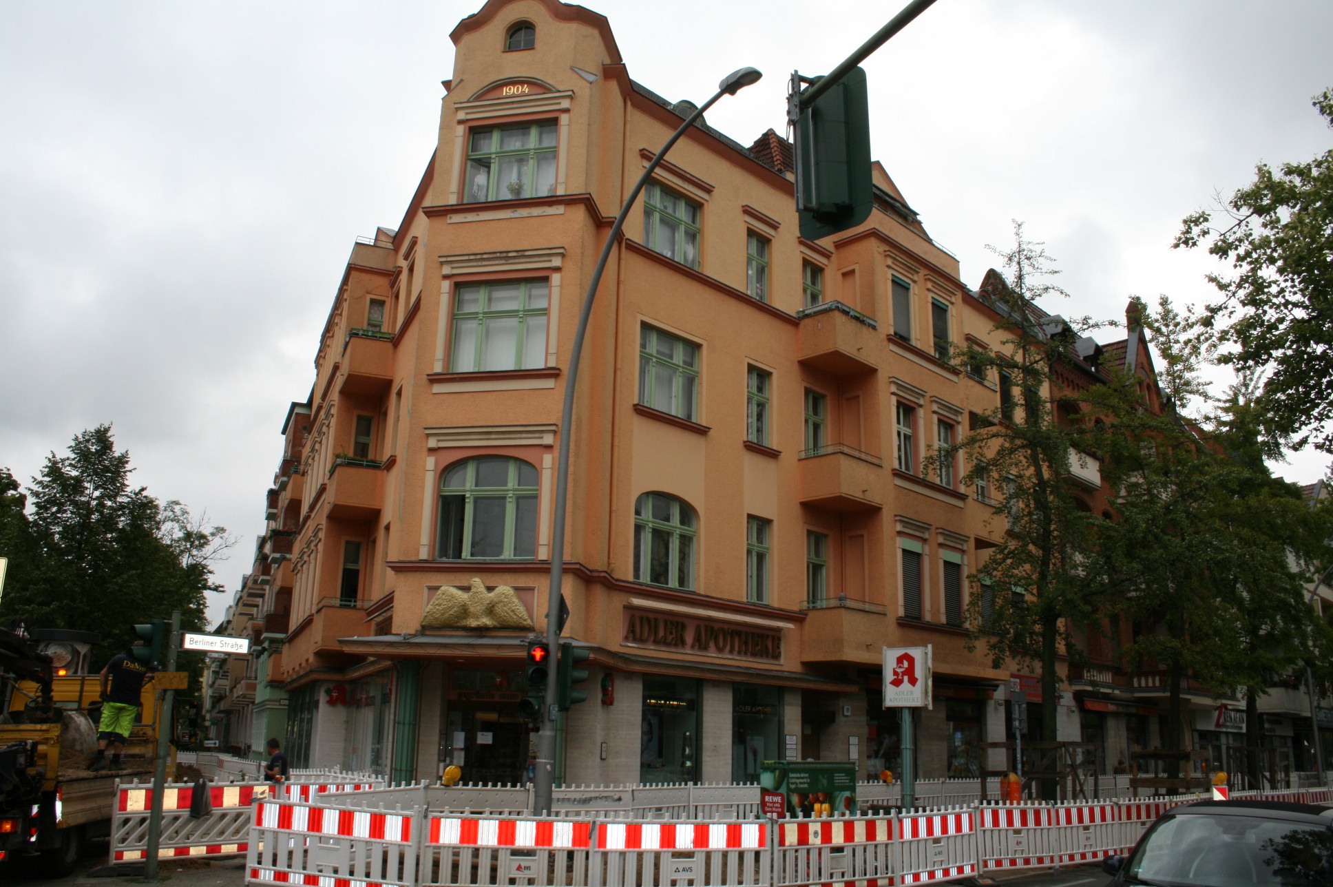 Wohn- & Geschäftshaus (Ärztehaus)
