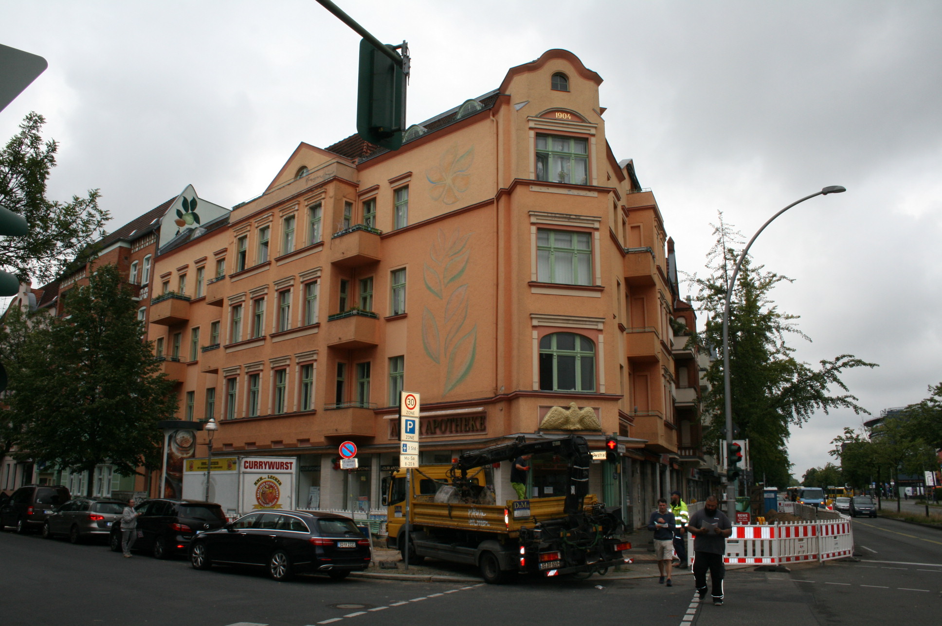 Wohn- & Geschäftshaus (Ärztehaus)